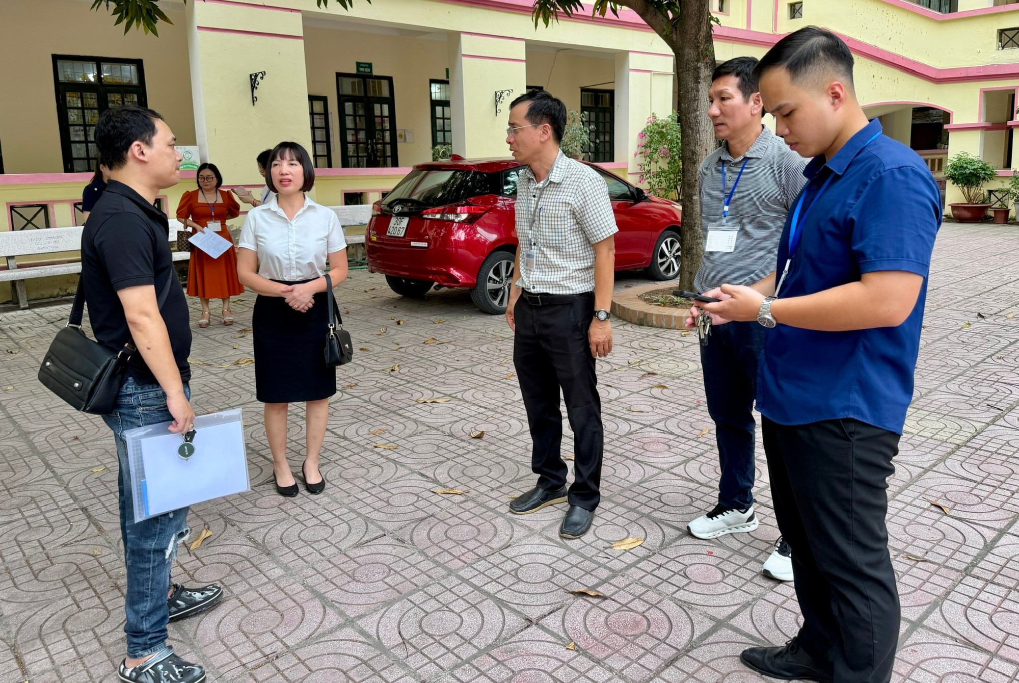 Phường Ô Chợ Dừa: Kiểm tra cơ sở vật chất, sẵn sàng cho kỳ thi tốt nghiệp THPT năm 2026- Ảnh 1.