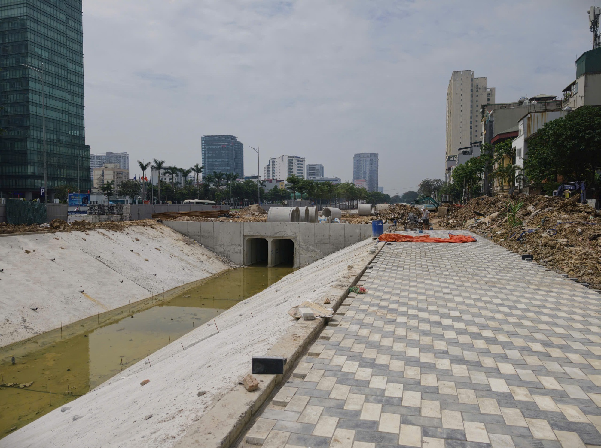 Phường Nghĩa Đô: Tuyến thoát nước từ khu đô thị Tây Hồ Tây đến đường Hoàng Quốc Việt dần thành hình- Ảnh 3.