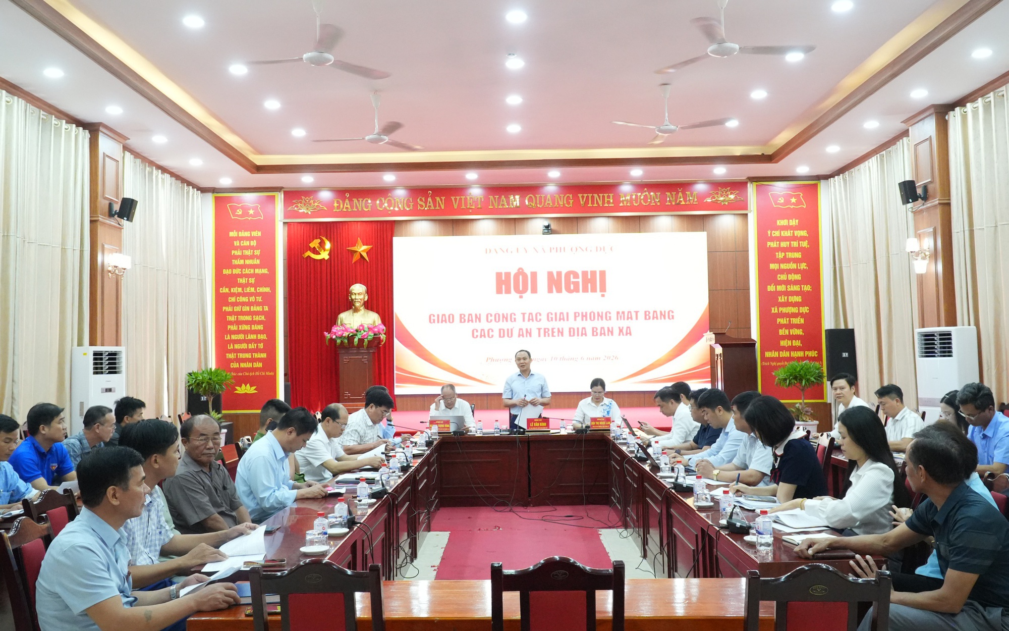 THƯỜNG TRỰC ĐẢNG UỶ GIAO BAN CÔNG TÁC GIẢI PHÓNG MẶT BẰNG CÁC DỰ ÁN