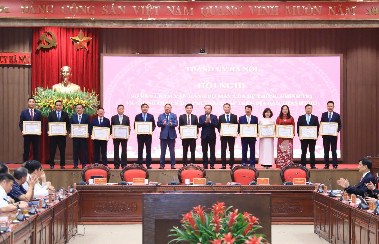 Ô Diên tiếp sóng trực tuyến sơ kết 01 năm vận hành chính quyền địa phương hai cấp trên địa bàn thành phố Hà Nội- Ảnh 1.