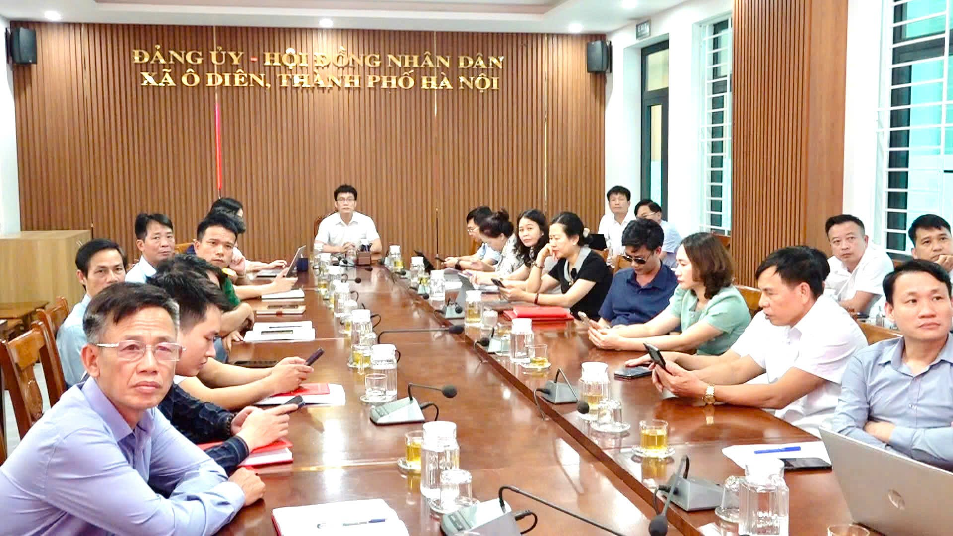 Ô Diên tiếp sóng trực tuyến sơ kết 01 năm vận hành chính quyền địa phương hai cấp trên địa bàn thành phố Hà Nội- Ảnh 3.