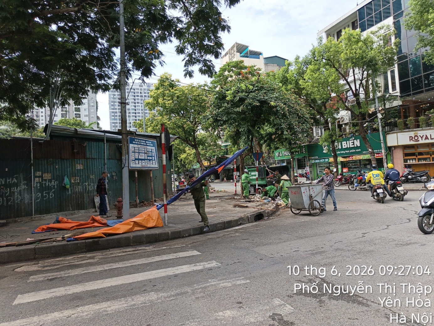 Phường Yên Hòa hoàn thành giải tỏa Chợ tạm tại ô đất C2, Khu đô thị Trung Hòa - Nhân Chính- Ảnh 2.