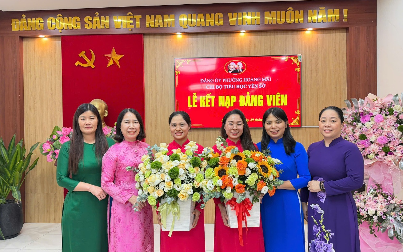 Chi bộ trường Tiểu học Yên Sở tổ chức lễ Kết nạp đảng viên mới