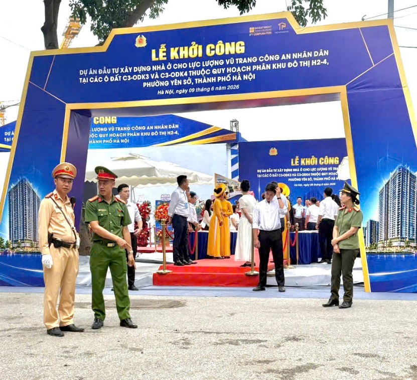 Công an phường Yên Sở bảo vệ tuyệt đối an toàn lễ khởi công dự án đầu tư xây dựng nhà ở xã hội cho lực lượng vũ trang Công an nhân dân- Ảnh 2.