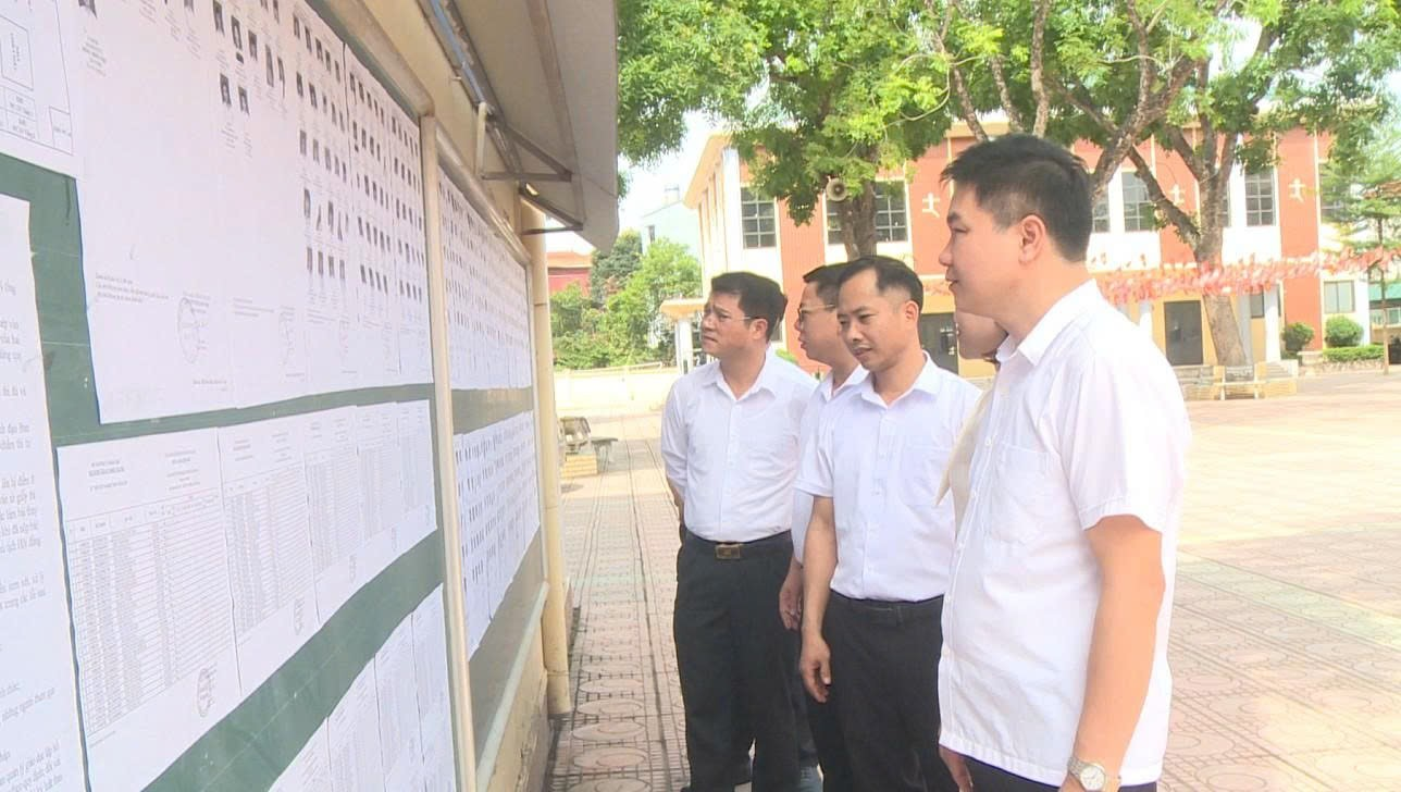 Hát Môn: Lãnh đạo xã thăm, động viên các Hội đồng thi tốt nghiệp THPT năm 2026- Ảnh 2.