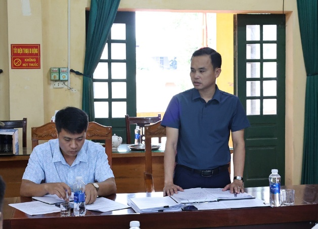 Đoàn công tác của Đảng ủy đã kiểm tra tại thôn Nam Hài- Ảnh 5.
