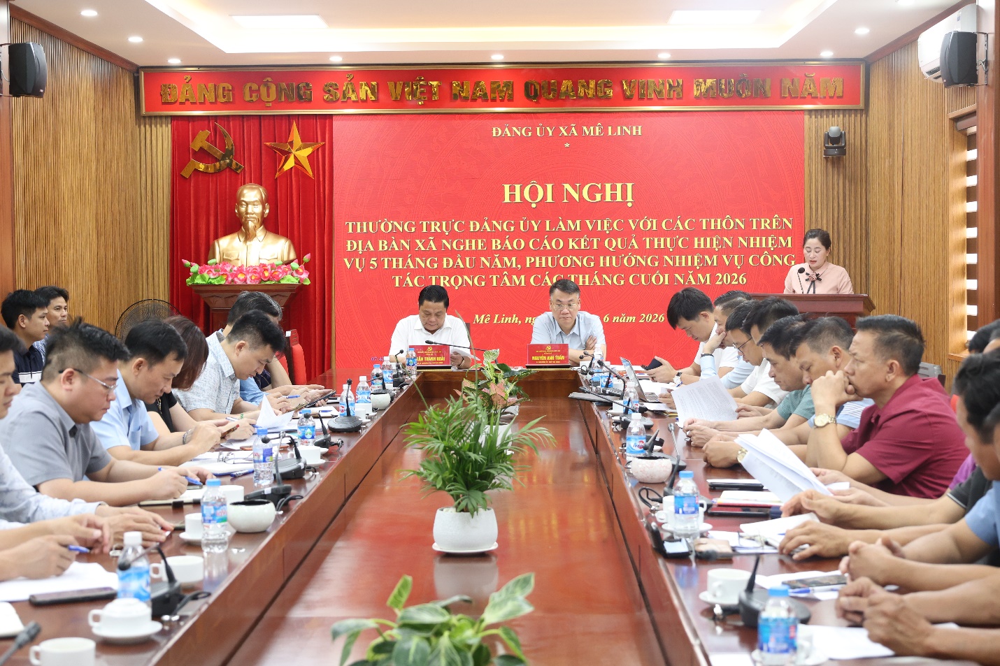 Thường trực Đảng ủy xã Mê Linh làm việc với các thôn trên địa bàn xã- Ảnh 1.