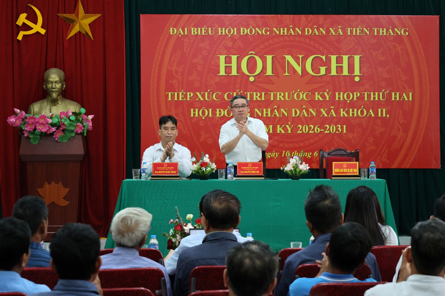 Ông Nguyễn Minh Hải - Phó Bí thư Đảng uỷ, Chủ tịch UBND xã tiếp xúc cử tri trước kỳ họp thứ hai HĐND xã khóa II, nhiệm kỳ 2026 – 2031- Ảnh 1.