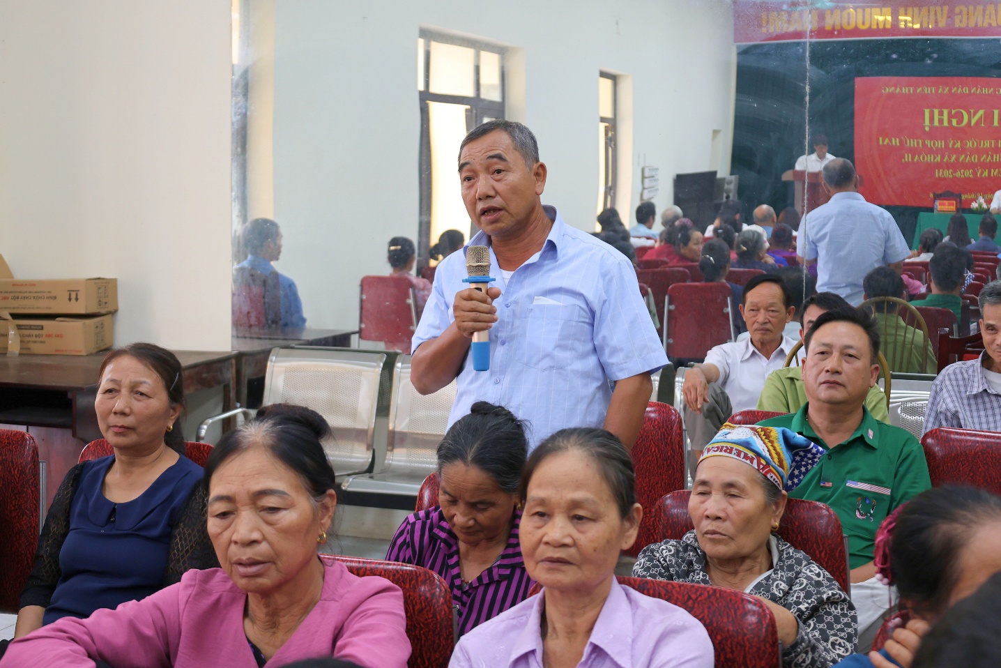Ông Nguyễn Minh Hải - Phó Bí thư Đảng uỷ, Chủ tịch UBND xã tiếp xúc cử tri trước kỳ họp thứ hai HĐND xã khóa II, nhiệm kỳ 2026 – 2031- Ảnh 2.