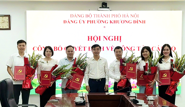 Đảng ủy phường Khương Đình tổ chức hội nghị công bố quyết định chỉ định tham gia Ban Chấp hành Đảng bộ phường nhiệm kỳ 2025-2030- Ảnh 1.