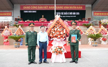 Đồng chí Trần Văn Nghĩa - Phó Bí thư Thường trực Đảng uỷ xã Hoài Đức dự Lễ tuyên thệ chiến sĩ mới năm 2026