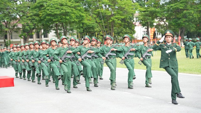 Đồng chí Trần Văn Nghĩa - Phó Bí thư Thường trực Đảng uỷ xã Hoài Đức dự Lễ tuyên thệ chiến sĩ mới năm 2026- Ảnh 6.