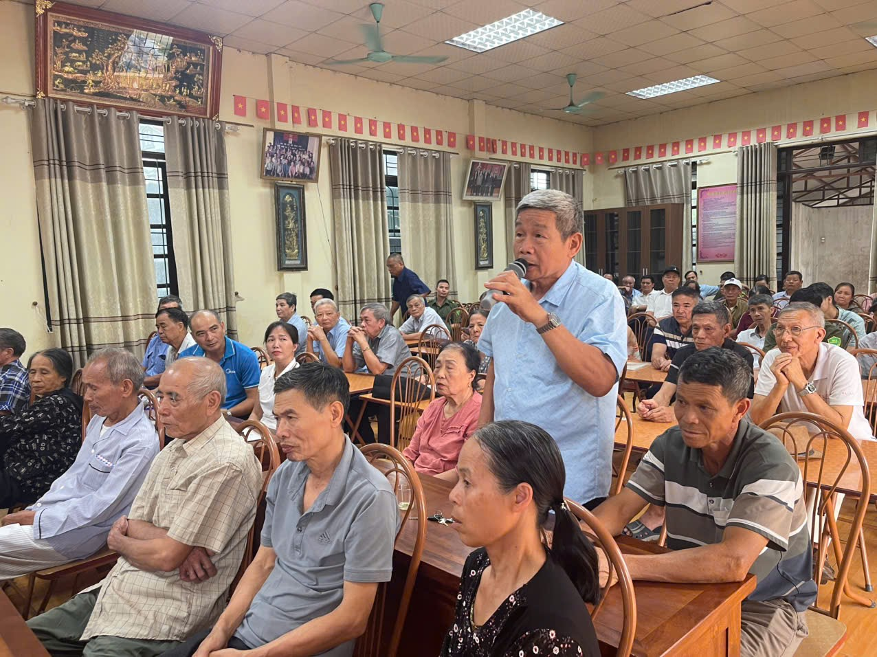 Tổ đại biểu số 7 HĐND xã Ô Diên tiếp xúc cử tri khu vựcTân Lập trước kỳ họp thường lệ giữa năm 2026- Ảnh 4.