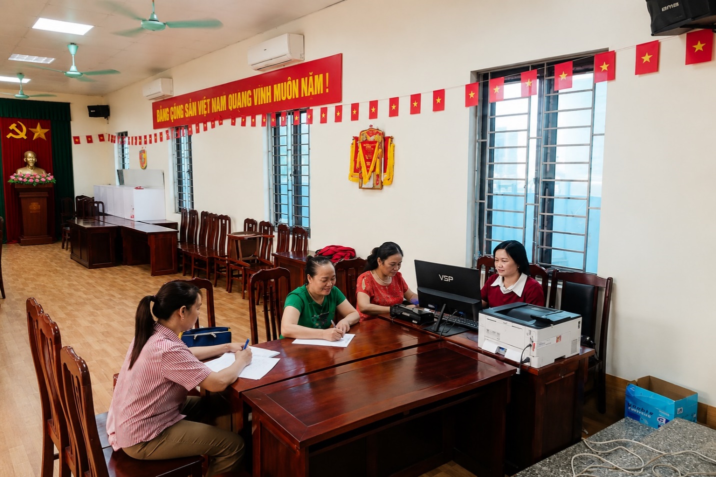 Hoài Đức cụ thể hóa và triển khai các mục tiêu, nhiệm vụ trọng tâm theo Nghị quyết Đại Hội Đảng các cấp nhằm phát triển kinh tế - xã hội giai đoạn 2025 – 2030- Ảnh 5.