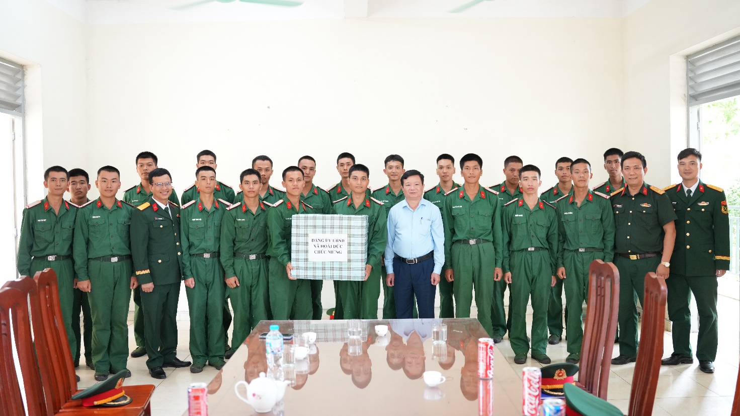 Đồng chí Trần Văn Nghĩa - Phó Bí thư Thường trực Đảng uỷ xã Hoài Đức dự Lễ tuyên thệ chiến sĩ mới năm 2026- Ảnh 7.