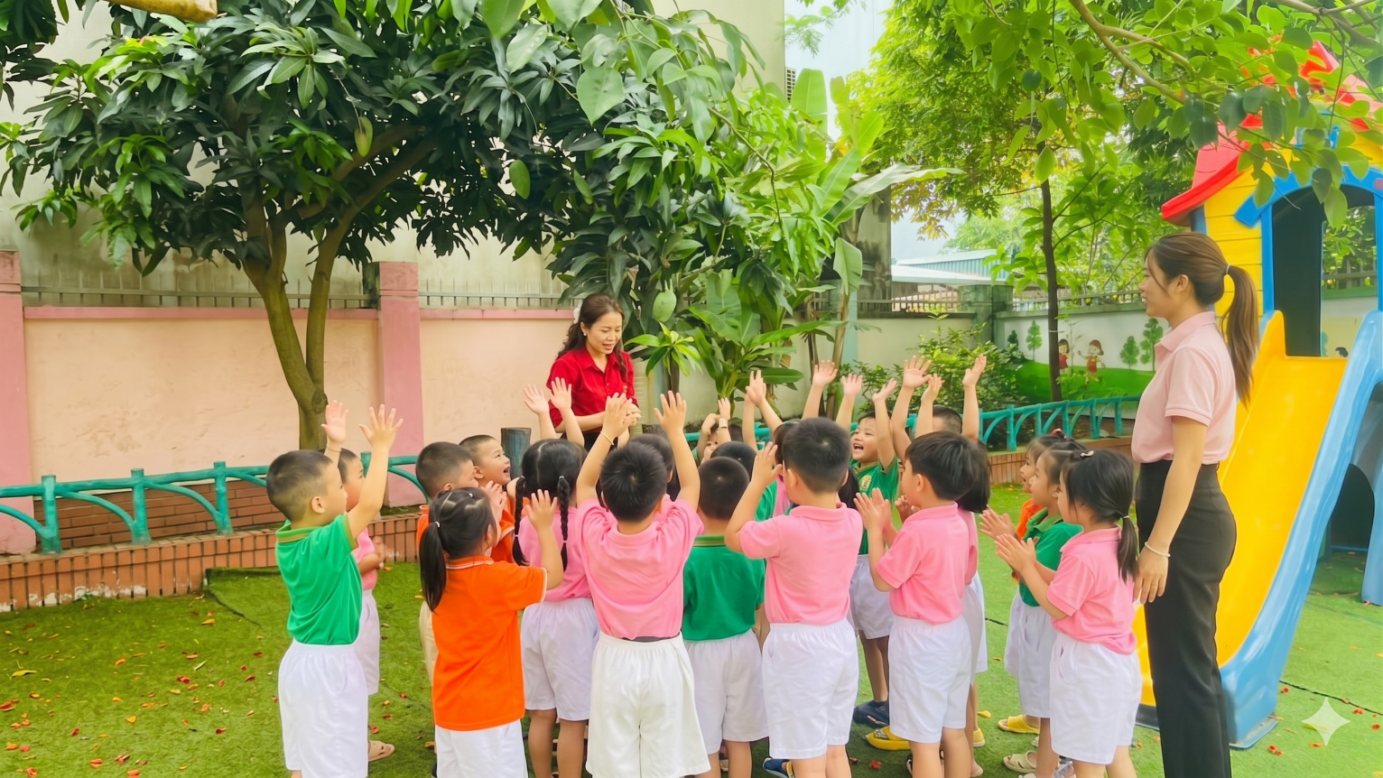 Trường Mầm non A Tứ Hiệp tổ chức các hoạt động hè bổ ích, an toàn cho trẻ- Ảnh 2.