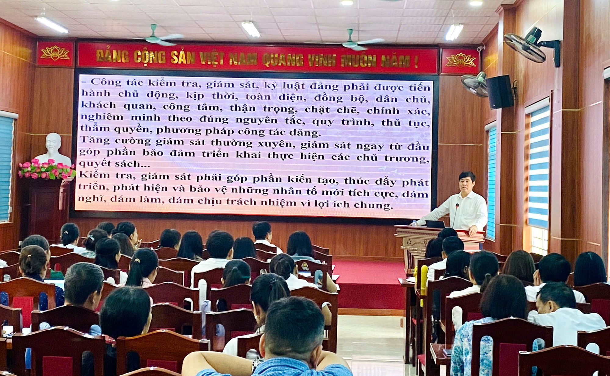 Ô Diên tổ chức tập huấn nghiệp vụ công tác kiểm tra, giám sát và kỷ luật Đảng năm 2026- Ảnh 2.