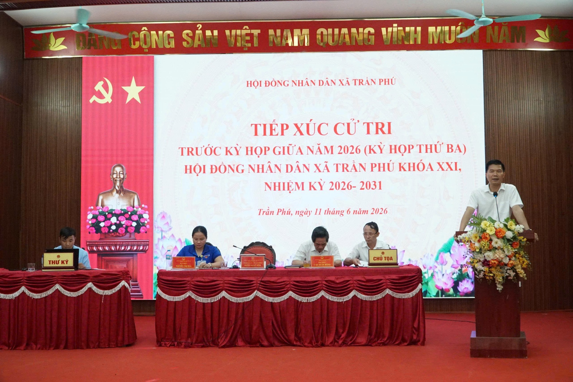 Đơn vị bầu cử số 7 HĐND xã tiếp xúc cử tri trước kỳ họp thường lệ giữa năm 2026- Ảnh 3.