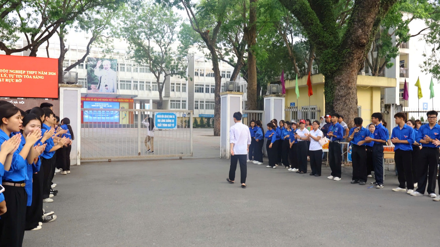 Xã Gia Lâm bảo đảm an toàn, nghiêm túc trong ngày thi đầu tiên Kỳ thi tốt nghiệp Trung học phổ thông năm 2026- Ảnh 2.