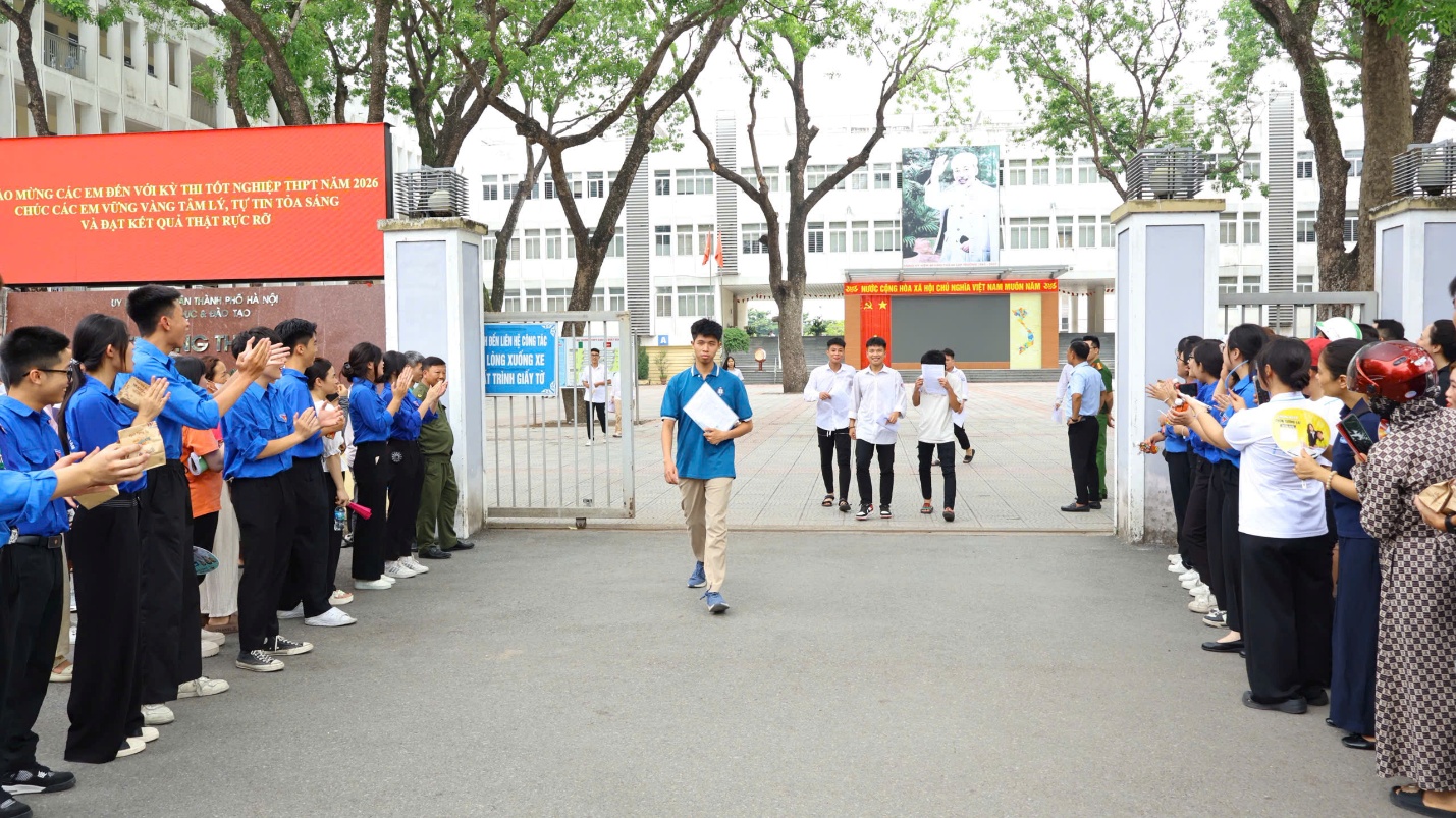 Xã Gia Lâm bảo đảm an toàn, nghiêm túc trong ngày thi đầu tiên Kỳ thi tốt nghiệp Trung học phổ thông năm 2026- Ảnh 3.
