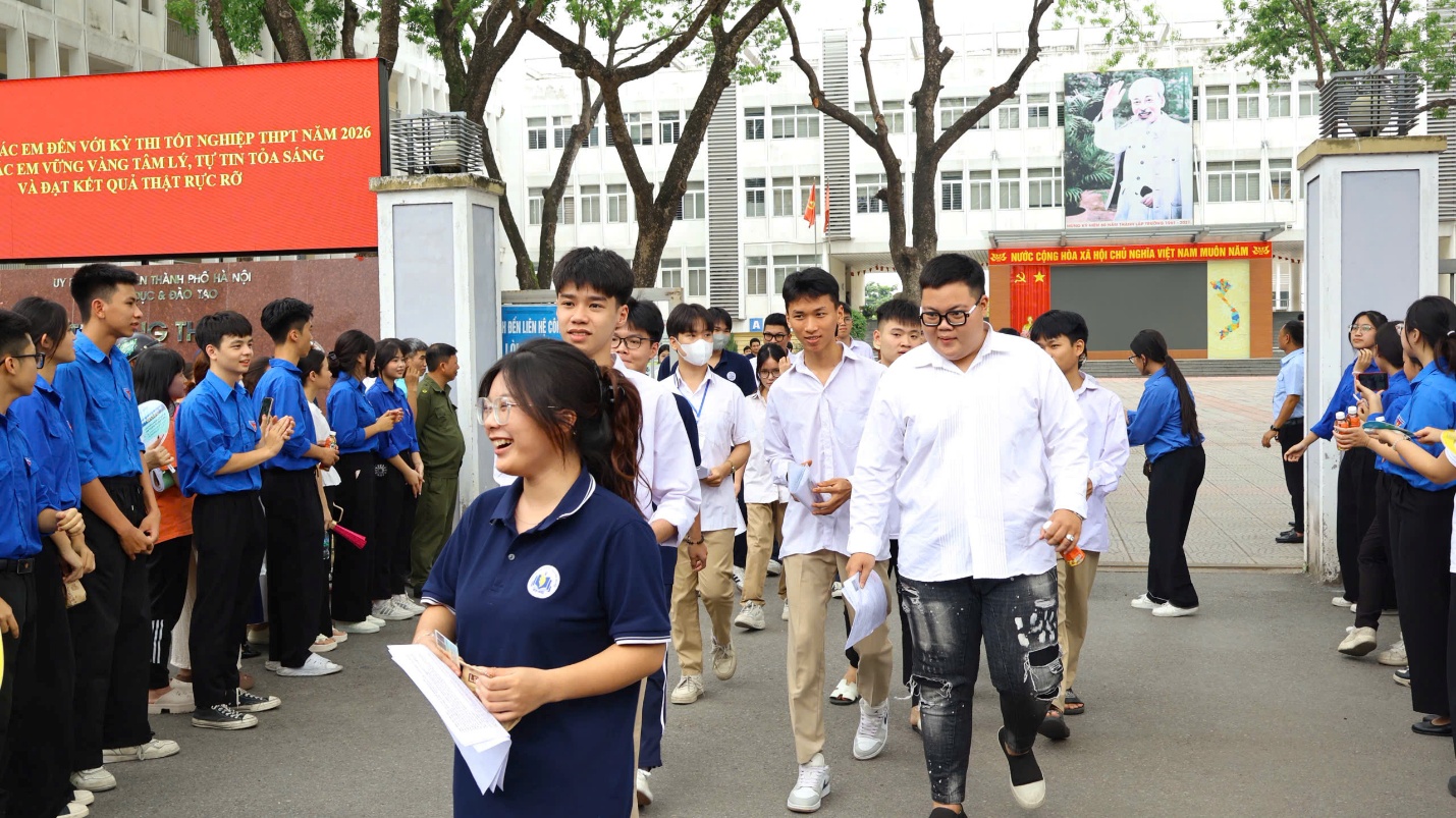 Xã Gia Lâm bảo đảm an toàn, nghiêm túc trong ngày thi đầu tiên Kỳ thi tốt nghiệp Trung học phổ thông năm 2026- Ảnh 4.