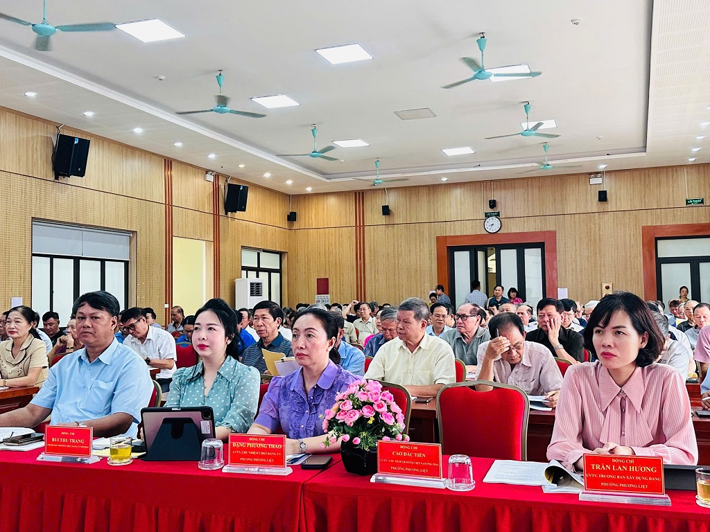 PHƯỜNG PHƯƠNG LIỆT: TỔ CHỨC HỘI NGHỊ TRIỂN KHAI PHƯƠNG ÁN SẮP XẾP TỔ DÂN PHỐ TRÊN ĐỊA BÀN- Ảnh 1.