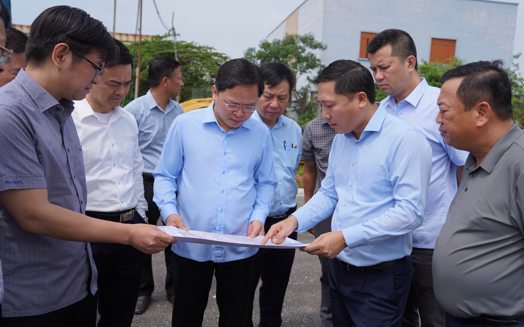 CHỦ TỊCH TỔNG LIÊN ĐOÀN LAO ĐỘNG VIỆT NAM KHẢO SÁT TÌNH HÌNH TRIỂN KHAI CÁC DỰ ÁN NHÀ Ở XÃ HỘI TẠI XÃ QUANG MINH