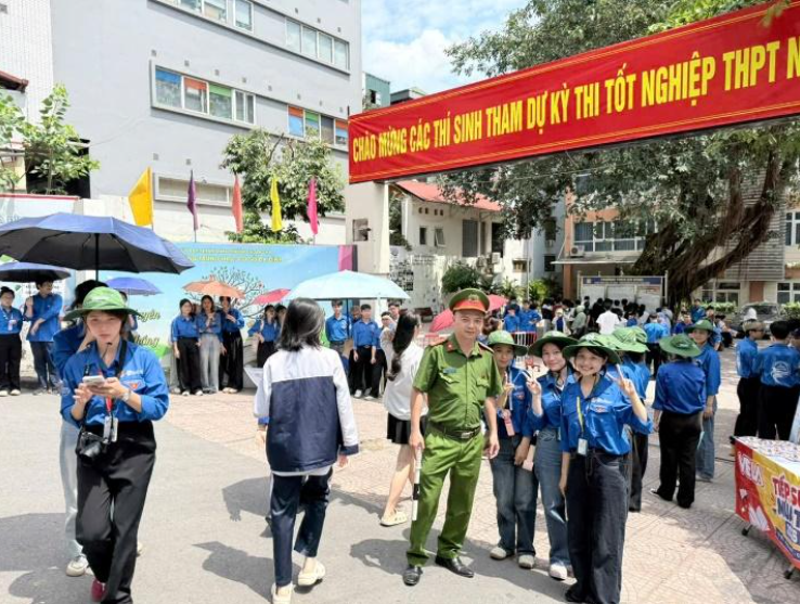 Công an các xã, phường bảo đảm an ninh, trật tự phục vụ Kỳ thi tốt nghiệp THPT năm 2026- Ảnh 3.