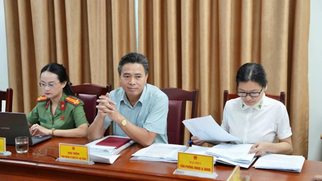 Đồng chí Nguyễn Thanh Bình - Bí thư Đảng ủy, Chủ tịch HĐND xã tiếp công dân định kỳ tháng 6- Ảnh 3.