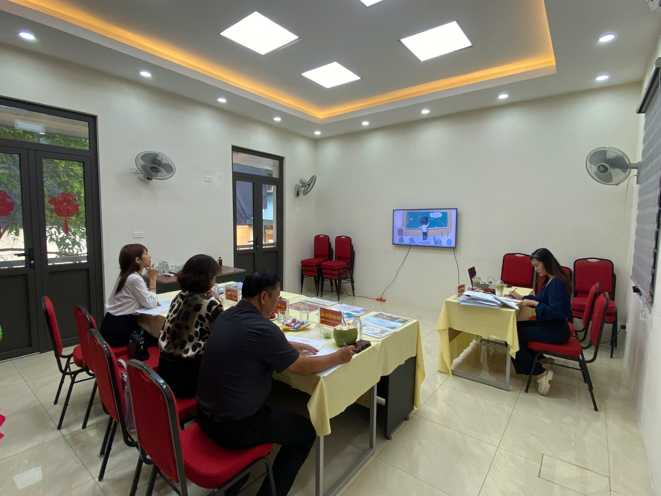 LAN TỎA YÊU THƯƠNG VÀ VĂN HÓA ĐỌC: PHƯỜNG HỒNG HÀ TỔ CHỨC CHẤM SƠ KHẢO CUỘC THI “GIA ĐÌNH ĐỌC SÁCH – PHÁT TRIỂN TỦ SÁCH GIA ĐÌNH KẾT NỐI YÊU THƯƠNG” NĂM 2026- Ảnh 3.