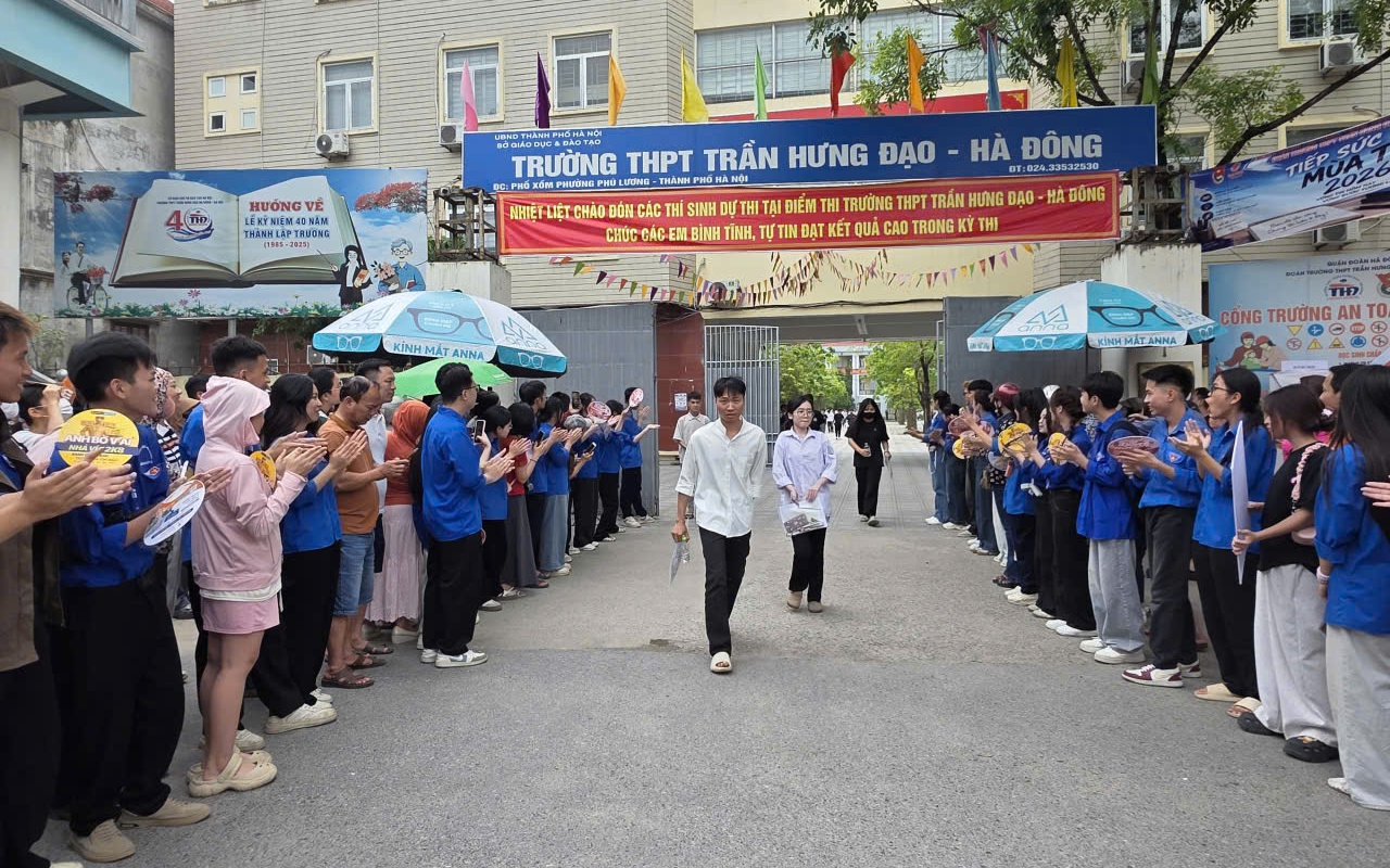 Thí sinh phường Phú Lương hoàn thành môn thi đầu tiên kỳ thi tốt nghiệp THPT 2026
