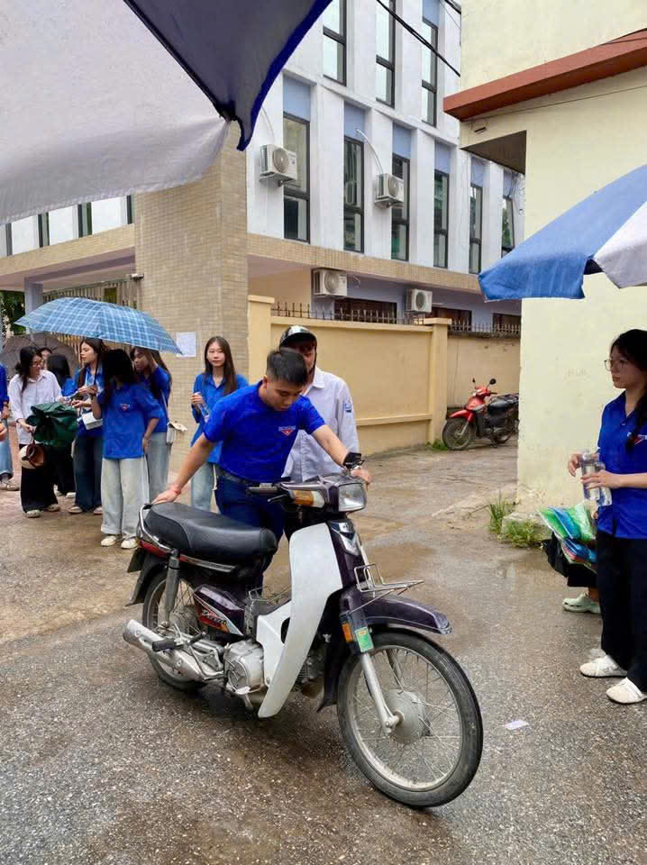 Phú Xuyên: hơn 1.100 thí sinh tự tin bước vào môn thi đầu tiên kỳ thi tốt nghiệp THPT năm 2026- Ảnh 8.