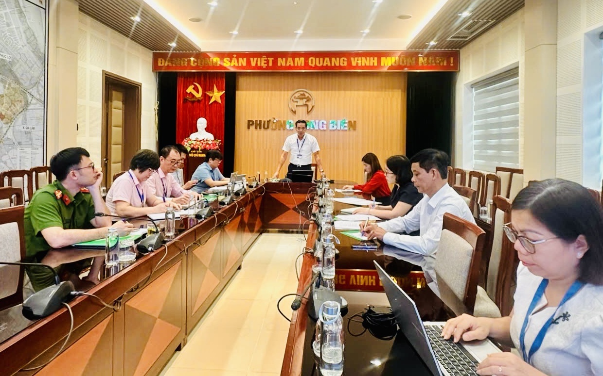 Phiên họp thường kỳ của Ban đại diện Hội đồng quản trị Ngân hàng Chính sách xã hội phường Long Biên