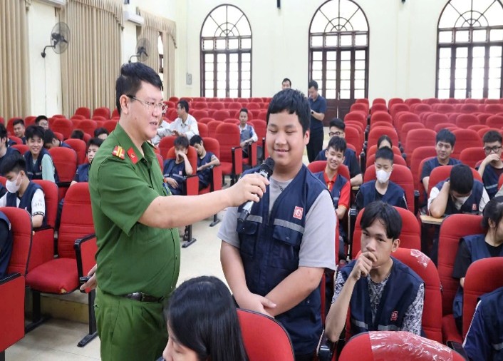 TUYÊN TRUYỀN PHỔ BIẾN, GIÁO DỤC PHÁP LUẬT PHÒNG CHỐNG MA TÚY VÀ TỆ NẠN XÃ HỘI- Ảnh 4.