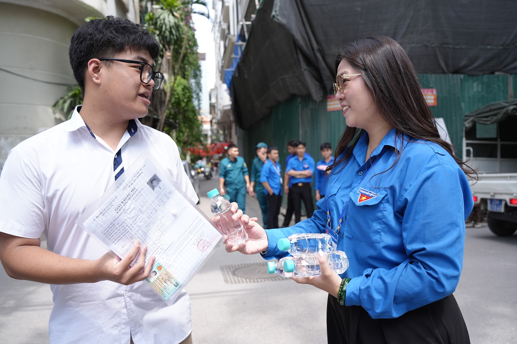 Dấu ấn những nữ sinh tình nguyện tiếp lửa mùa thi- Ảnh 4.