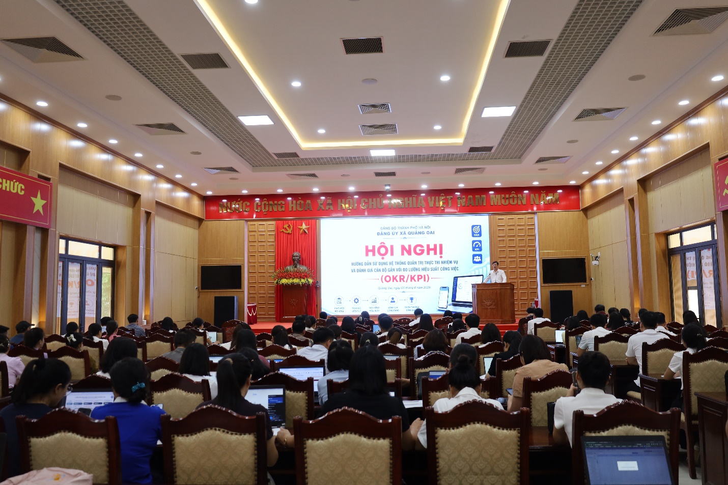 D:\Ảnh 2026\Phòng VH\Tập huấn HanoiWork\IMG_9876.JPG