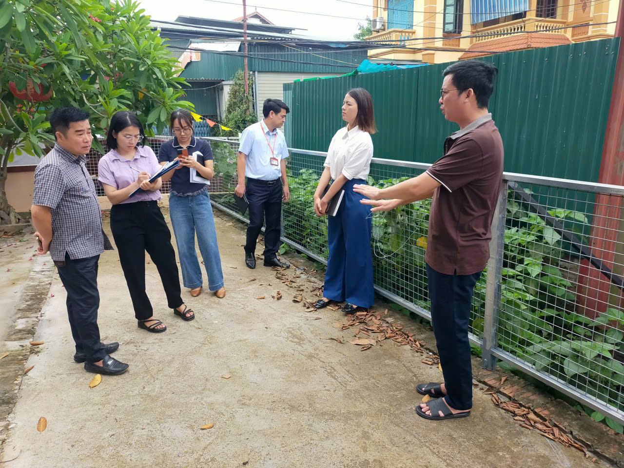 Ban Văn hóa-xã hội HĐND phường Thượng Cát tăng cường khảo sát thực địa, kịp thời tháo gỡ các vấn đề dân sinh- Ảnh 1.