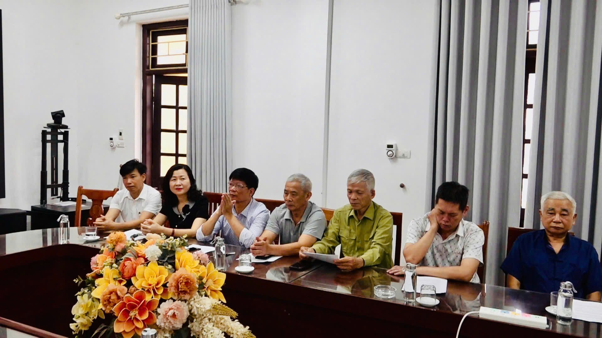 Trung tâm Khuyến nông Hà Nội tổ chức tập huấn chuyển giao tiến bộ kỹ thuật trồng và chăm sóc cây bưởi Diễn cho nông dân xã Ô Diên- Ảnh 1.