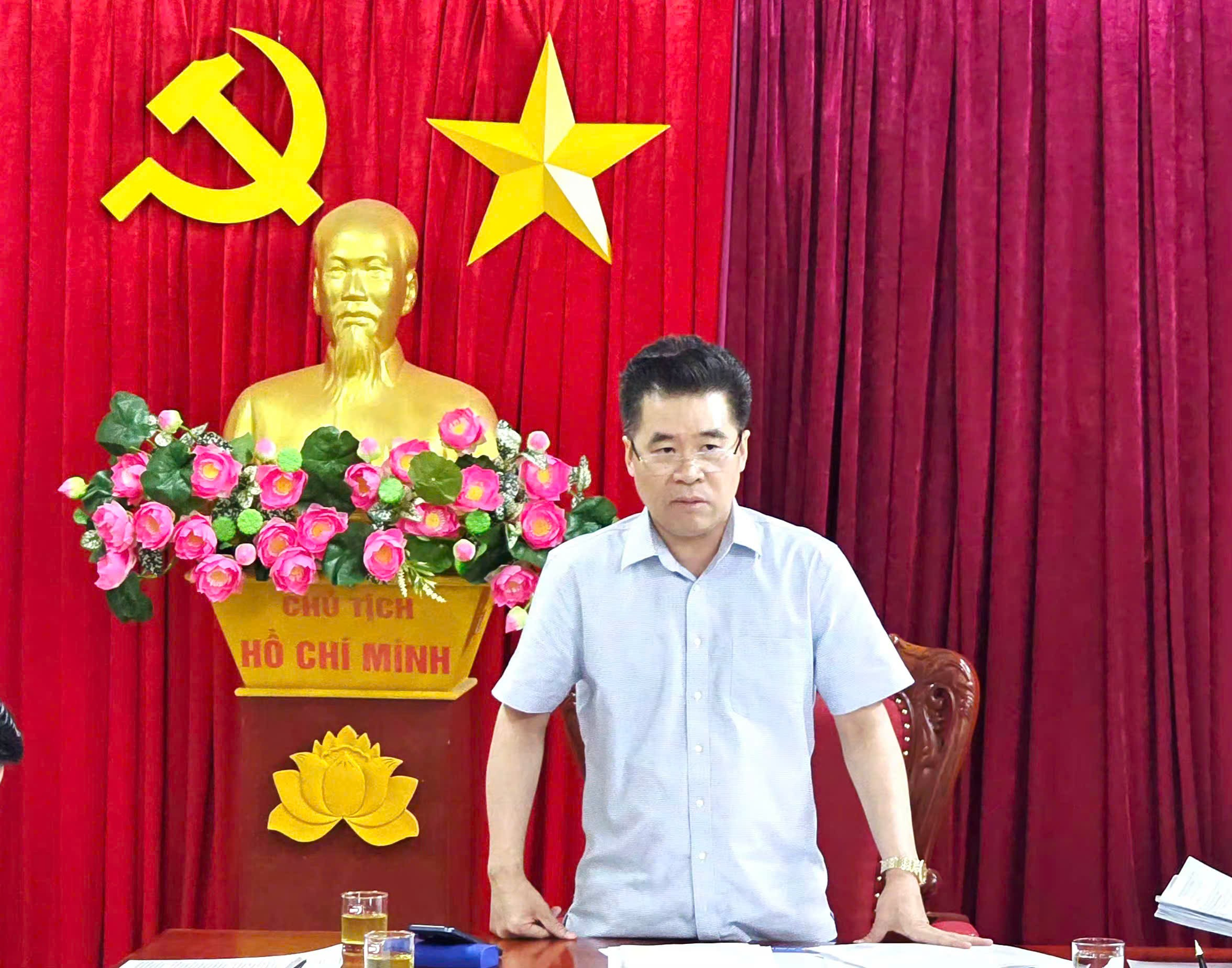 ĐỒNG CHÍ CHỦ TỊCH UBND XÃ HÁT MÔN CHỦ TRÌ HỌP TRIỂN KHAI MỘT SỐ NỘI DUNG QUAN TRỌNG PHỤC VỤ KỲ HỌP HĐND XÃ- Ảnh 4.