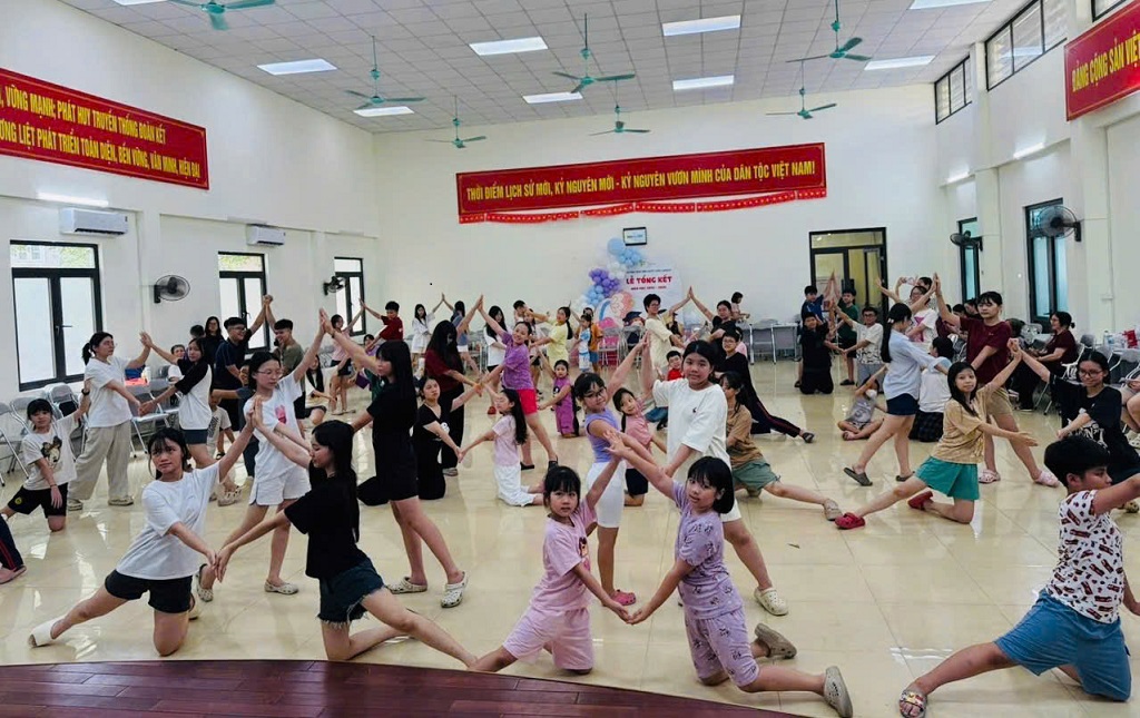 PHƯỜNG PHƯƠNG LIỆT KHAI MẠC LỚP TẬP HUẤN MÚA HÁT TẬP THỂ VÀ CA KHÚC MĂNG NON HÈ 2026- Ảnh 5.