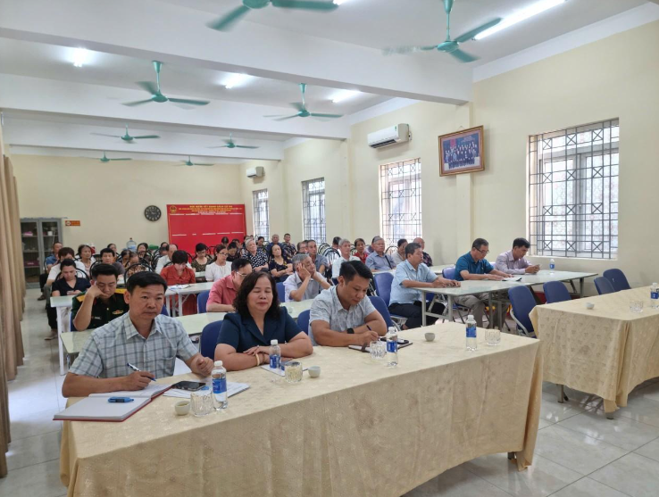 Đại biểu HĐND phường Tây Hồ tiếp xúc cử tri trước cuộc họp thường lệ giữa năm 2026: Chính quyền lắng nghe, tập trung tháo gỡ các "điểm nghẽn" dân sinh- Ảnh 1.
