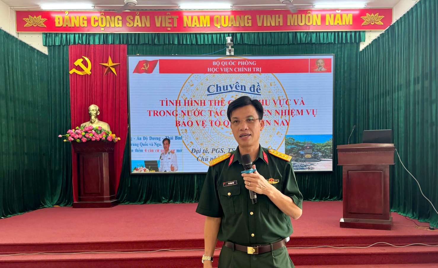 Hội đồng Giáo dục Quốc phòng và An ninh xã Hoài Đức khai mạc lớp cập nhật, bồi dưỡng kiến thức quốc phòng và an ninh cho đối tượng 4- Ảnh 2.