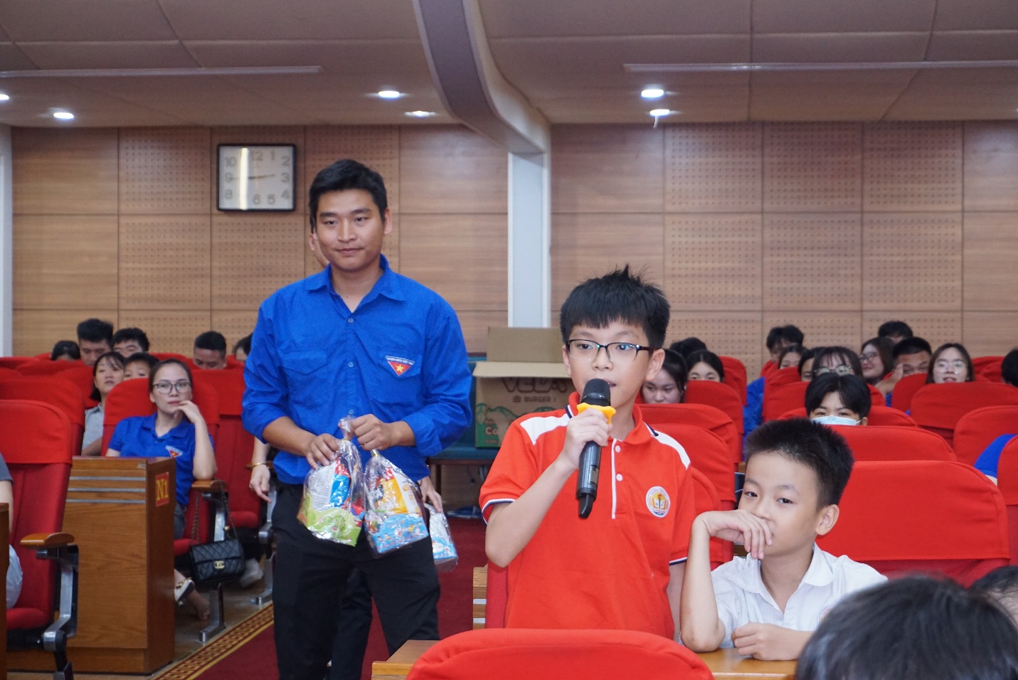 Xã Gia Lâm tổ chức chương trình tuyên truyền phòng chống đuối nước, xâm hại, bạo lực trẻ em và ra mắt các lớp học tiếng Anh miễn phí hè năm 2026- Ảnh 8.