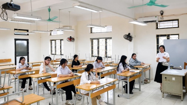 Kỳ thi Tốt nghiệp THPT Quốc gia năm 2026 trên địa bàn xã Hoài Đức diễn ra nghiêm túc, an toàn- Ảnh 4.