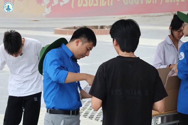 Kỳ thi Tốt nghiệp THPT Quốc gia năm 2026 trên địa bàn xã Hoài Đức diễn ra nghiêm túc, an toàn- Ảnh 9.