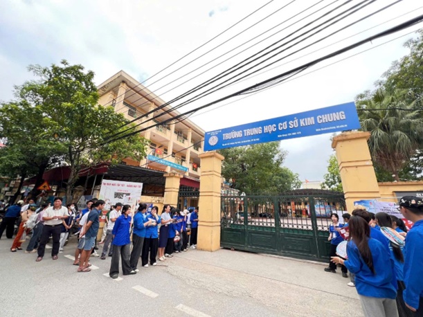 Kỳ thi Tốt nghiệp THPT Quốc gia năm 2026 trên địa bàn xã Hoài Đức diễn ra nghiêm túc, an toàn- Ảnh 8.