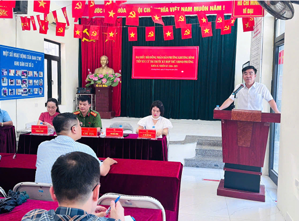 Đại biểu HĐND phường Khương Đình tiếp xúc cử tri trước kỳ họp thứ 3 HDND phường khóa II, nhiệm kỳ 2026-2031- Ảnh 1.