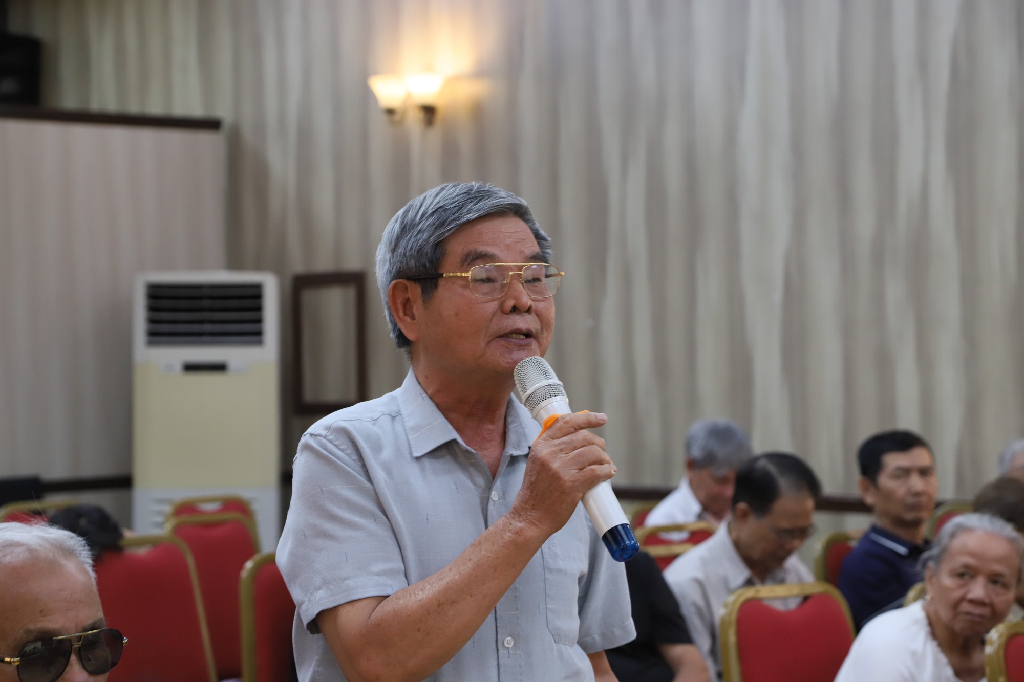 Đại biểu HĐND phường Hoàn Kiếm tiếp xúc cử tri trước Kỳ họp thường lệ giữa năm 2026- Ảnh 3.