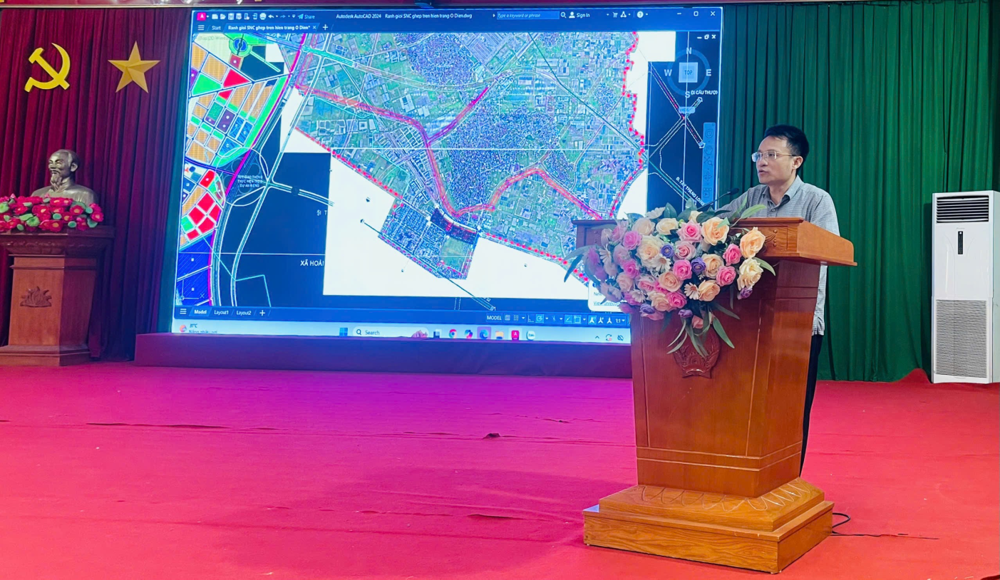 UBND xã tổ chức Hội nghị tuyên truyền các chính sách của Nhà nước và tiếp nhận ý kiến của nhân dân liên quan đến công tác bồi thường, hỗ trợ, tái định cư khi Nhà nước thu hồi đất để thực hiện Dự án trên địa bàn xã.- Ảnh 4.