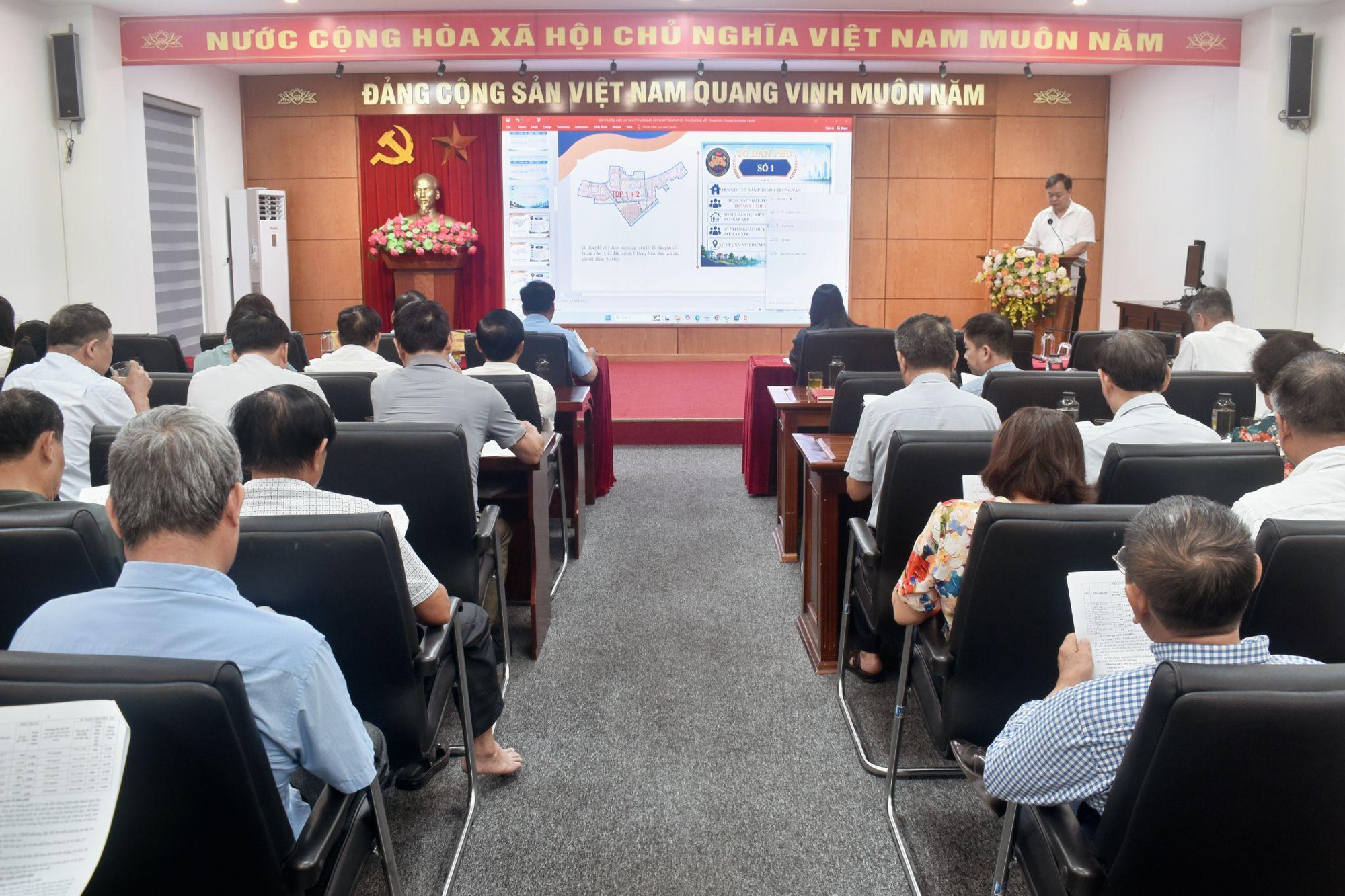 Ủy ban nhân dân phường Đại Mỗ đã tổ chức Hội nghị triển khai công tác sắp xếp Tổ dân phố trên địa bàn phường- Ảnh 1.